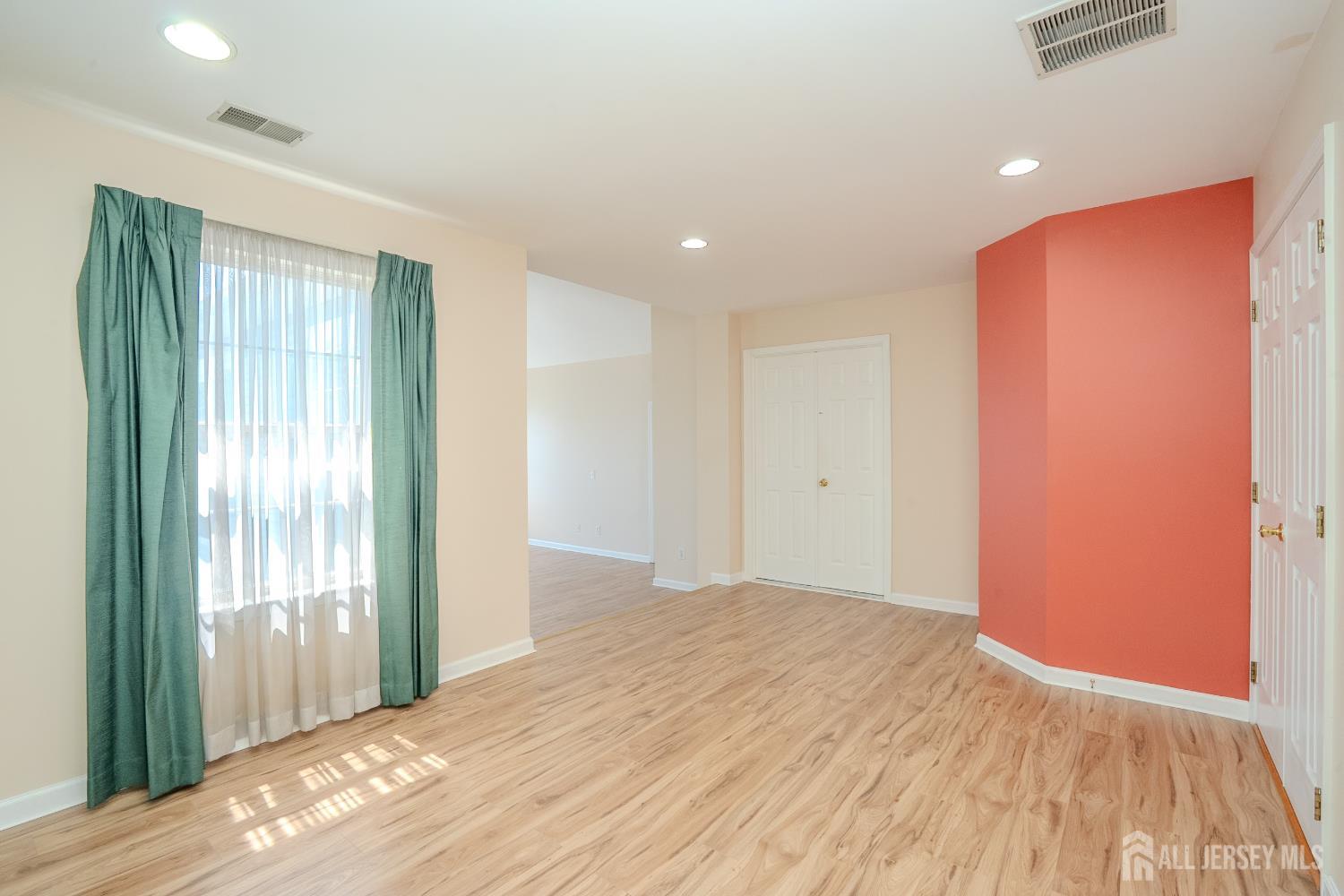 31 SE Hawthorn Drive Plainsboro NJ 08536