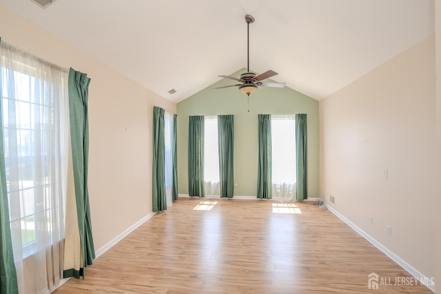 31 SE Hawthorn Drive Plainsboro NJ 08536