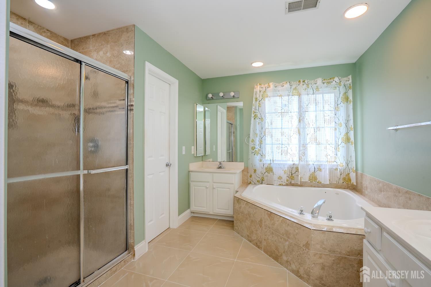 31 SE Hawthorn Drive Plainsboro NJ 08536