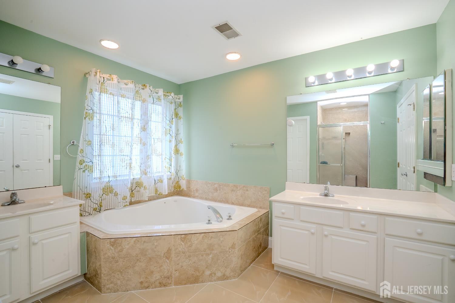 31 SE Hawthorn Drive Plainsboro NJ 08536