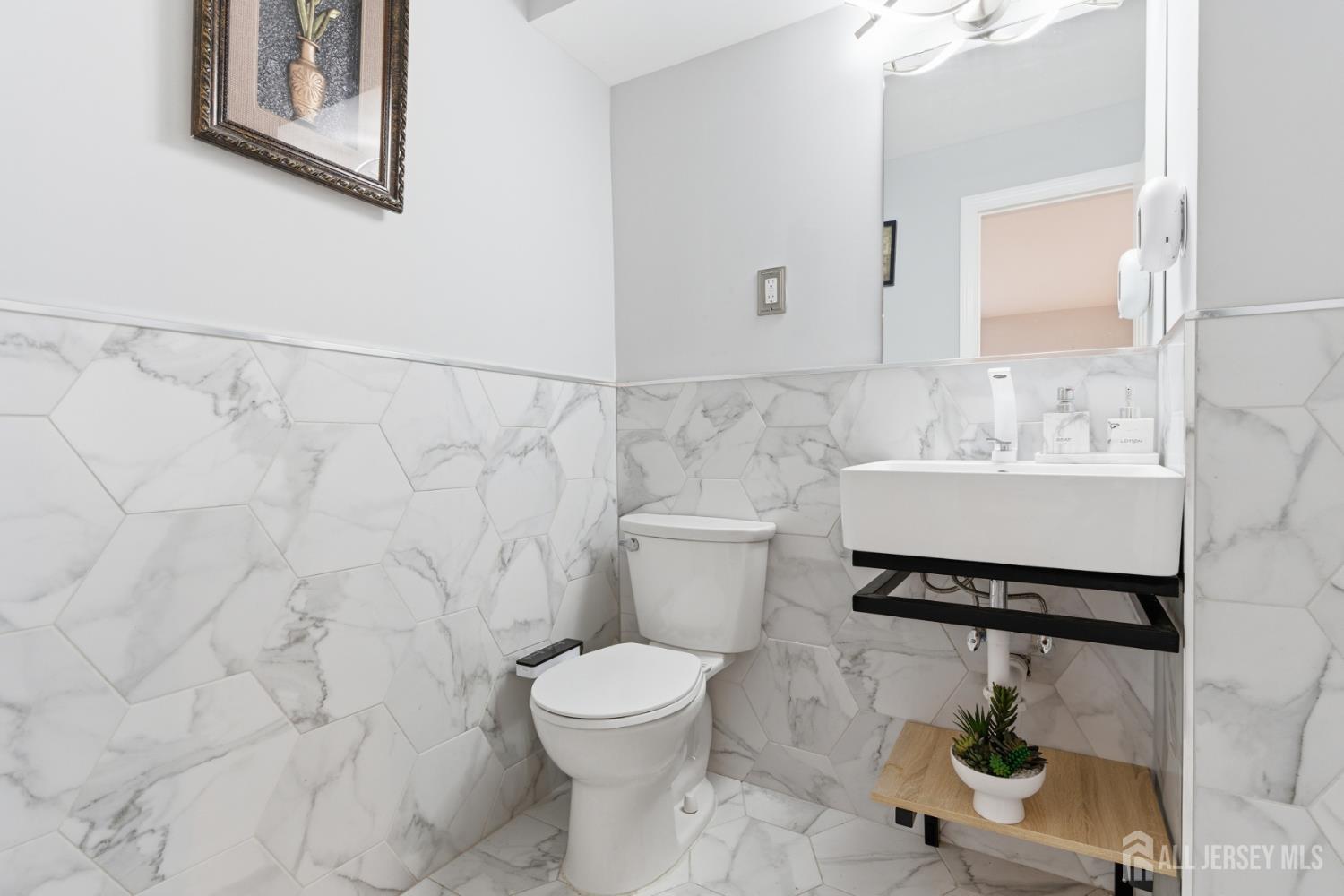 6 Whitewood Road Edison NJ 08820