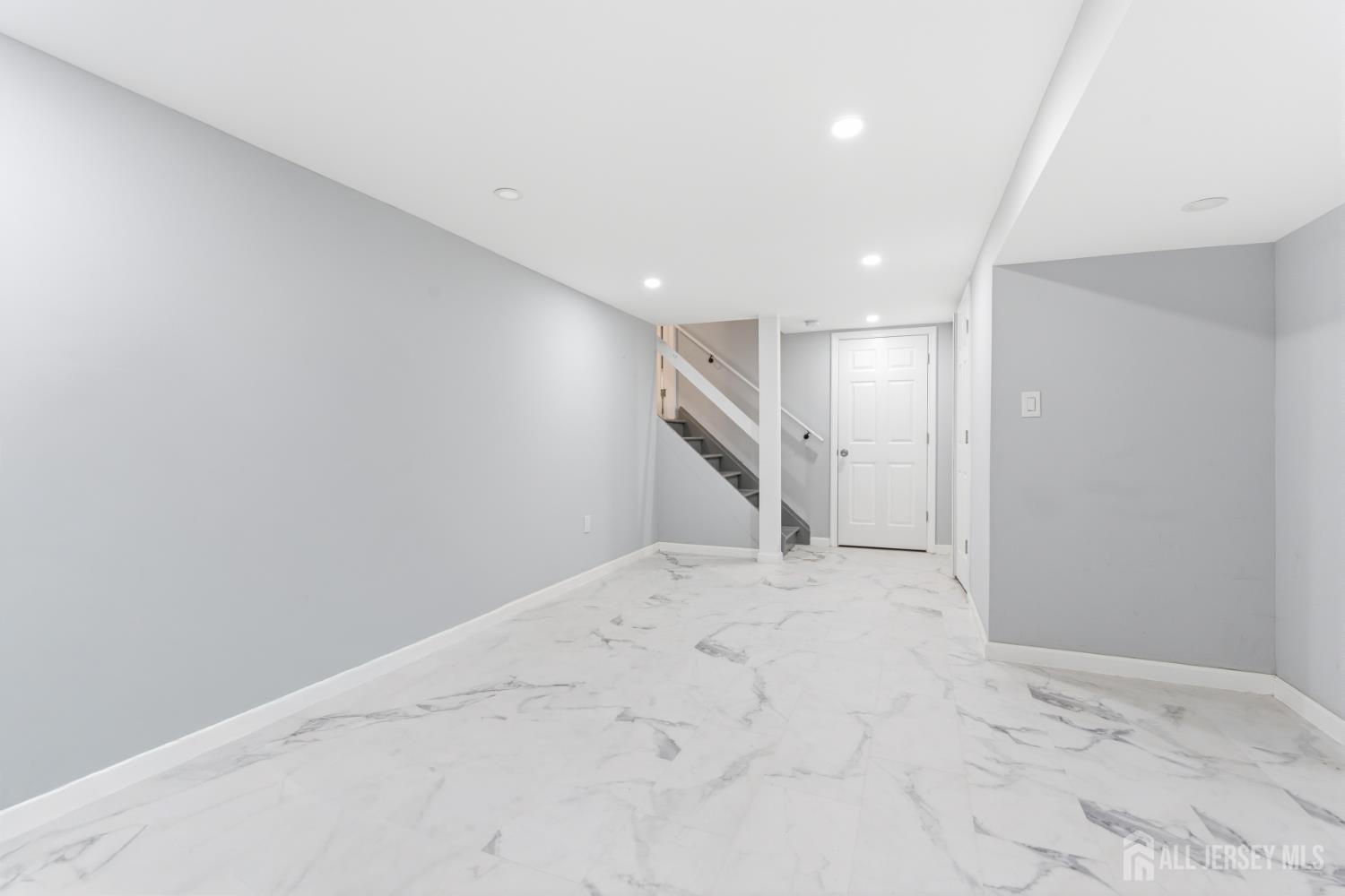 6 Whitewood Road Edison NJ 08820