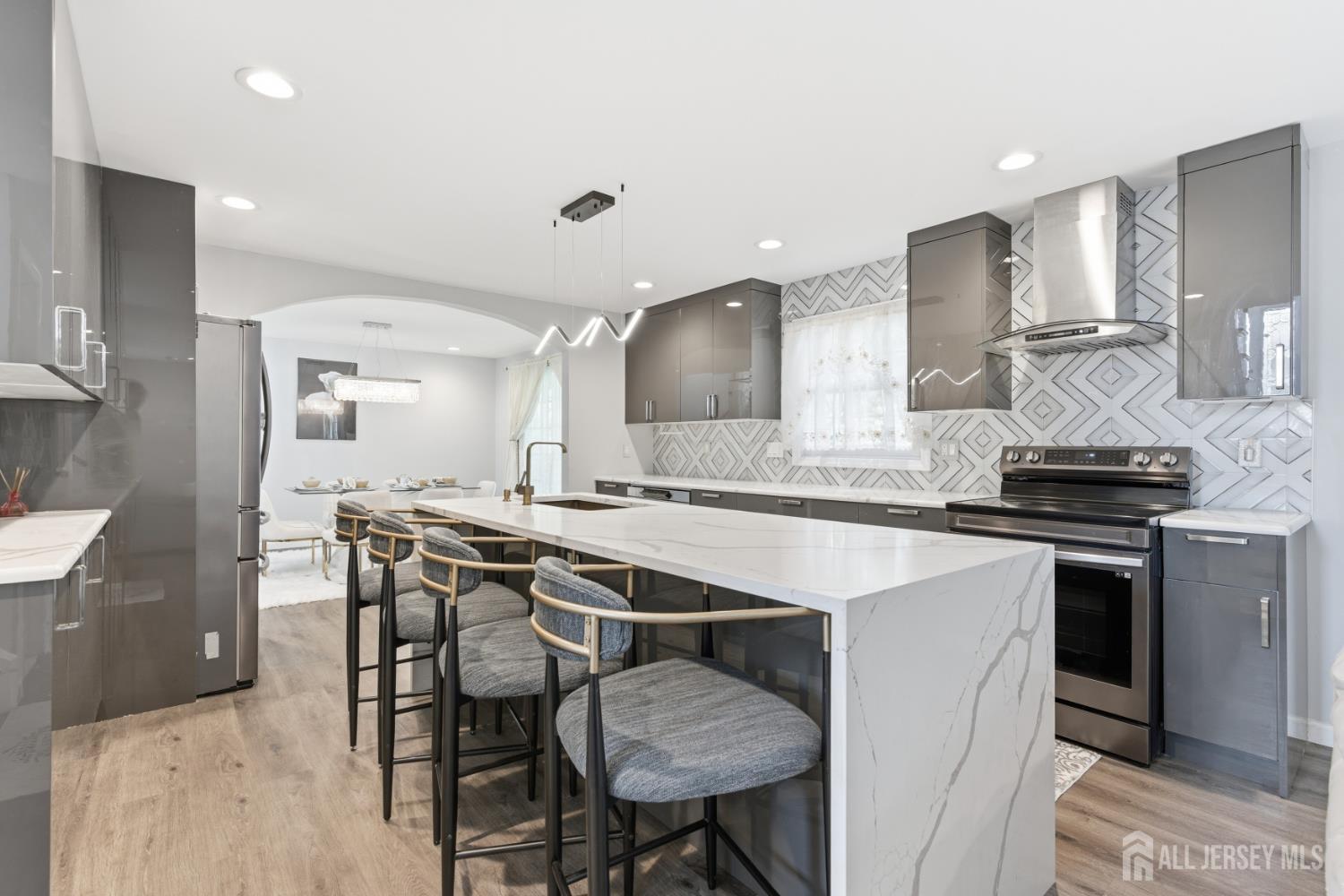 6 Whitewood Road Edison NJ 08820