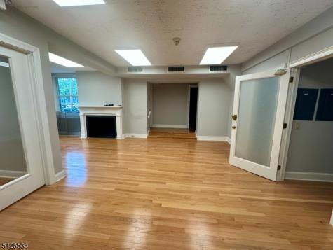 28 Center Street Clinton NJ 08809
