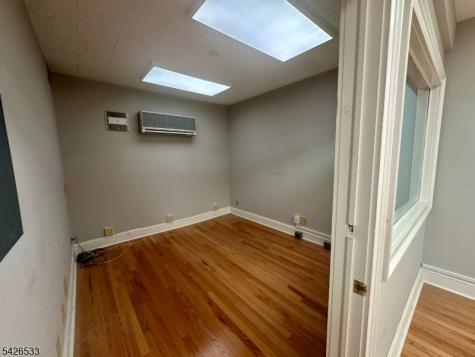 28 Center Street Clinton NJ 08809