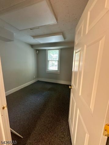 28 Center Street Clinton NJ 08809