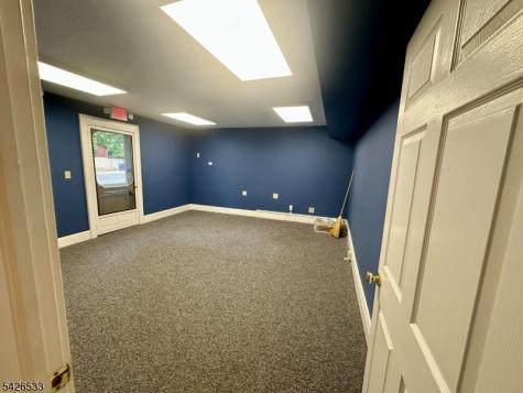 28 Center Street Clinton NJ 08809
