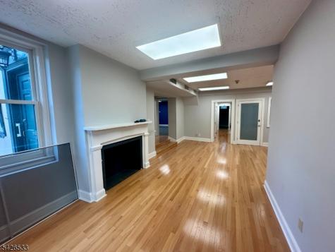 28 Center Street Clinton NJ 08809