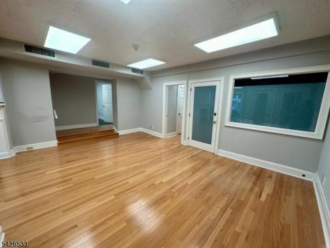 28 Center Street Clinton NJ 08809