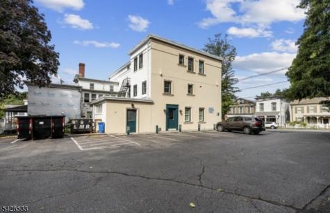 28 Center Street Clinton NJ 08809