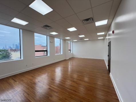 407 39TH Street Union NJ 07087