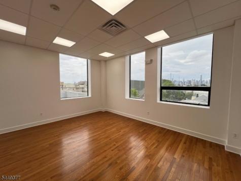 407 39TH Street Union NJ 07087
