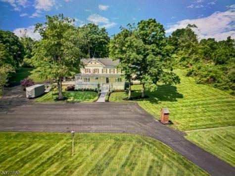 97 Grayrock Road Clinton NJ 08809