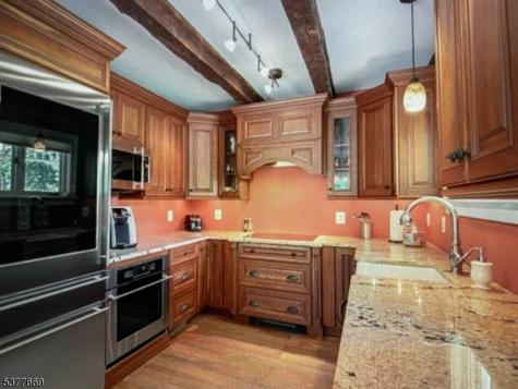 97 Grayrock Road Clinton NJ 08809