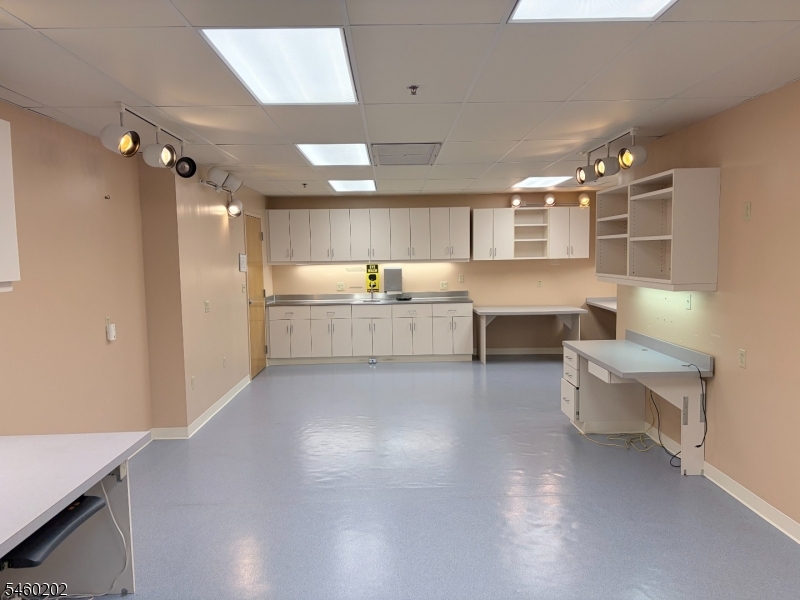 81 Veronica Avenue Franklin NJ 08873