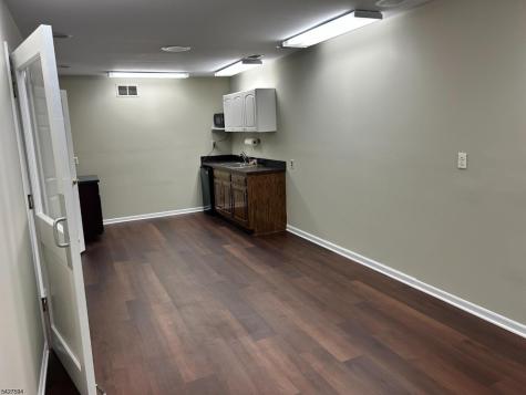 122 RT173/122 West Main Clinton NJ 08809