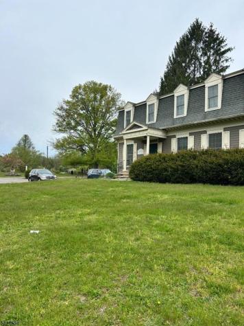 122 RT173/122 West Main Clinton NJ 08809