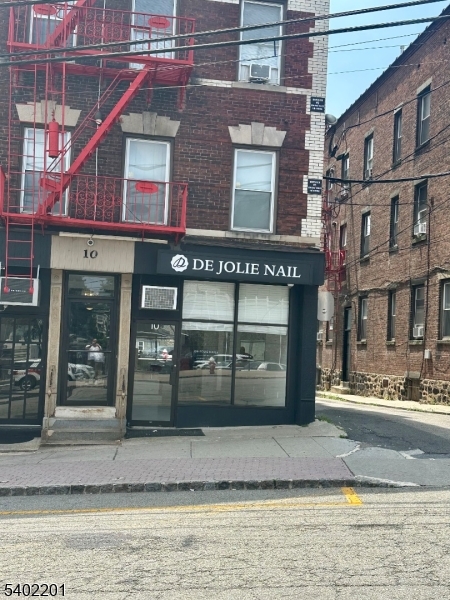 10 Hilliard Avenue Edgewater NJ 07020