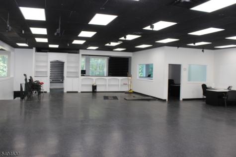 1393 ROUTE46LEDGE Roxbury NJ 07852