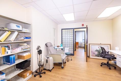 2 Lincoln Hwy-unit100 Edison NJ 08820