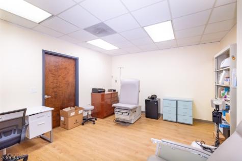 2 Lincoln Hwy-unit100 Edison NJ 08820