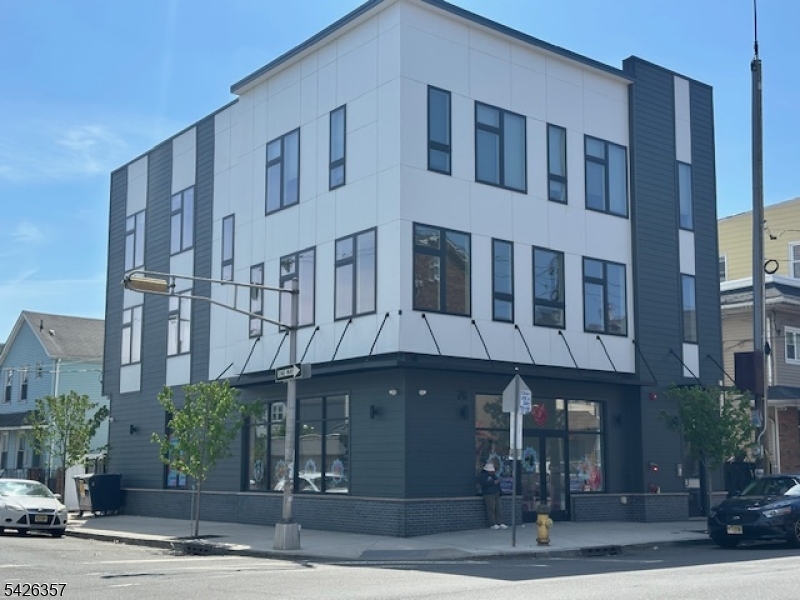 76 Pacific Street Newark NJ 07105