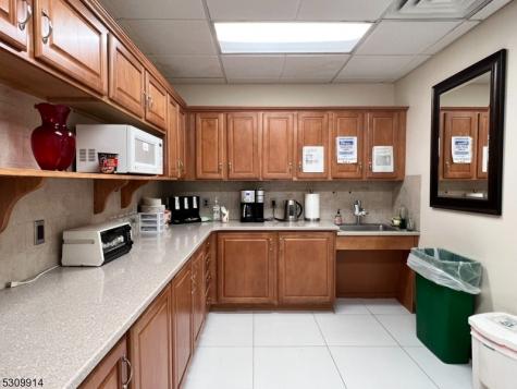 27 Bleeker Street Millburn NJ 07041