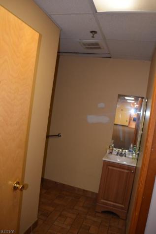 1553 RT27 Franklin NJ 08873