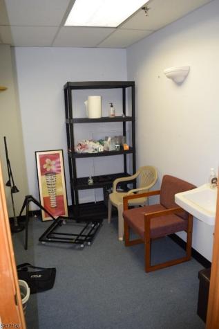 1553 RT27 Franklin NJ 08873