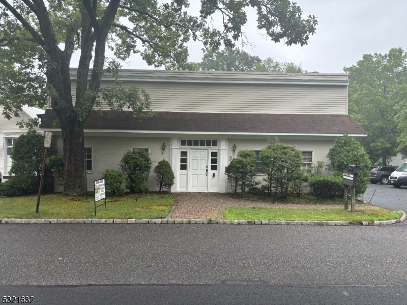 320 Essex Street Long Hill NJ 07980