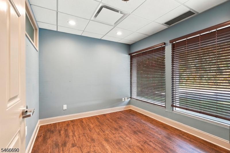 28 Bowling Green Parkway Jefferson NJ 07849
