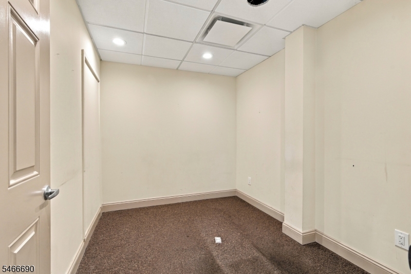 28 Bowling Green Parkway Jefferson NJ 07849