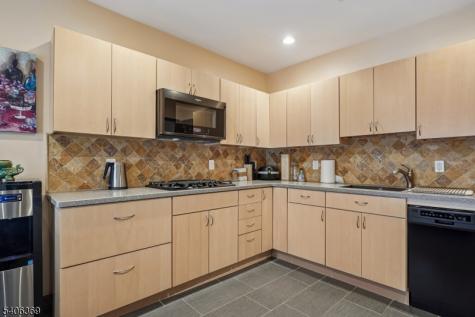 313 17RAH Way Avenue Elizabeth NJ 07202