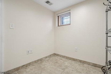 313 17RAH Way Avenue Elizabeth NJ 07202