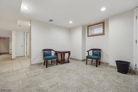 313 17RAH Way Avenue Elizabeth NJ 07202