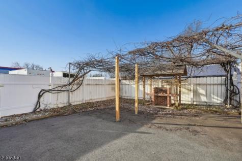 313 17RAH Way Avenue Elizabeth NJ 07202