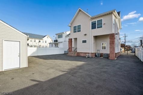 313 17RAH Way Avenue Elizabeth NJ 07202