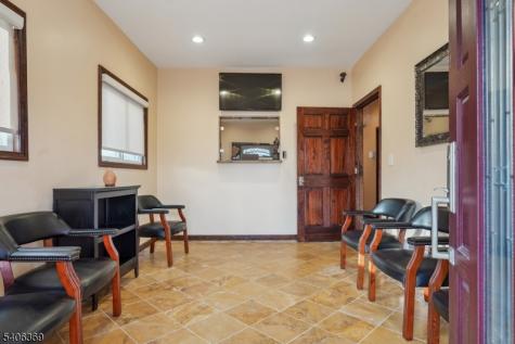 313 17RAH Way Avenue Elizabeth NJ 07202