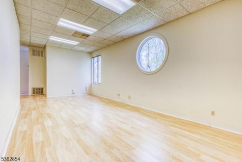 513 Warrenville Road Warren NJ 07059
