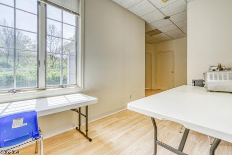 513 Warrenville Road Warren NJ 07059