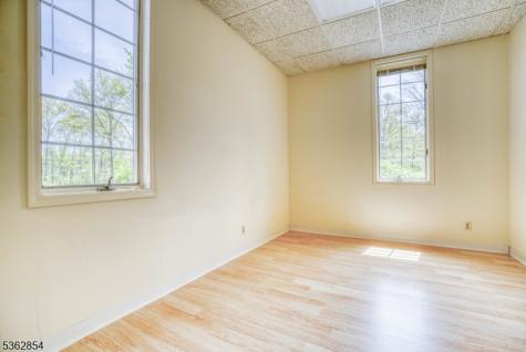 513 Warrenville Road Warren NJ 07059