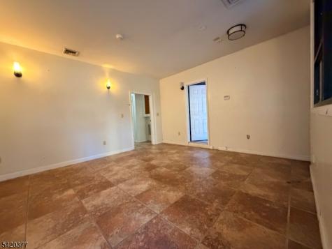 516 51ST Street West New York NJ 07093