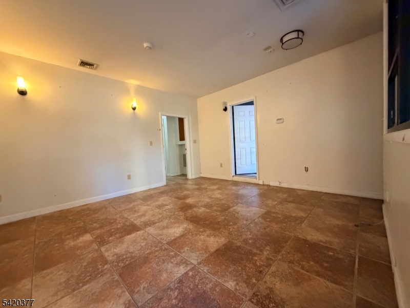 516 51ST Street West New York NJ 07093