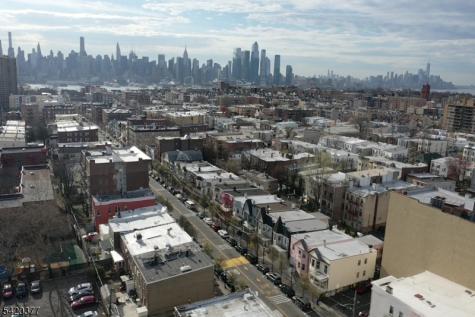 516 51ST Street West New York NJ 07093