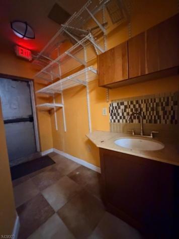 516 51ST Street West New York NJ 07093