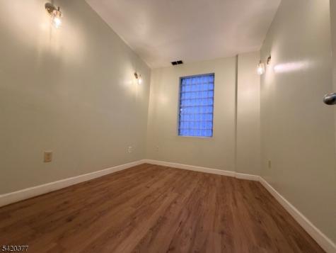 516 51ST Street West New York NJ 07093