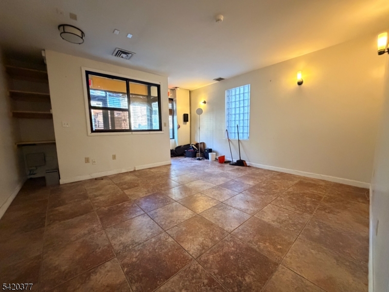 516 51ST Street West New York NJ 07093