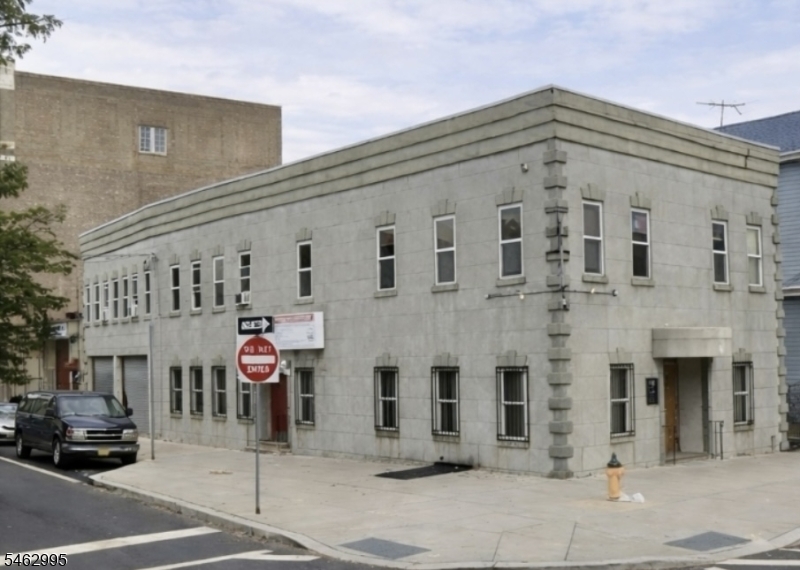 91 Pacific Street Newark NJ 07105