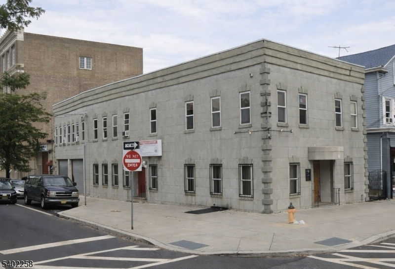 91 Pacific Street Newark NJ 07105