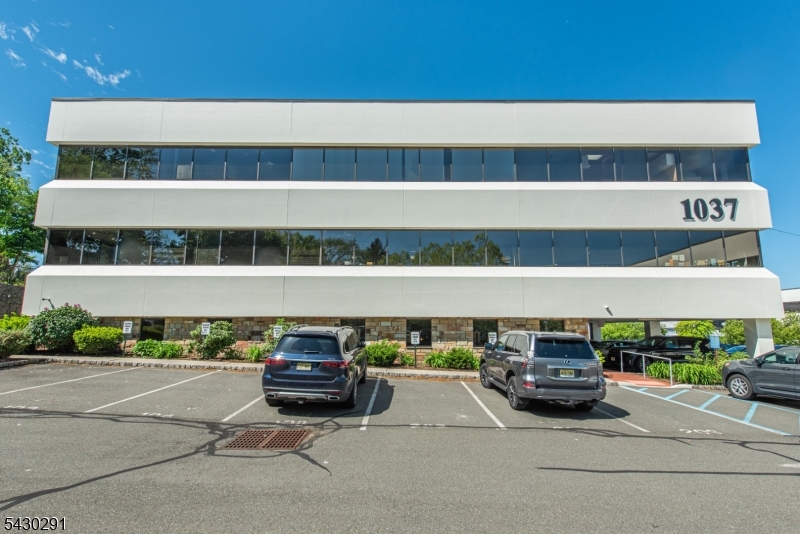 1037 RTE46C205 Clifton NJ 07013